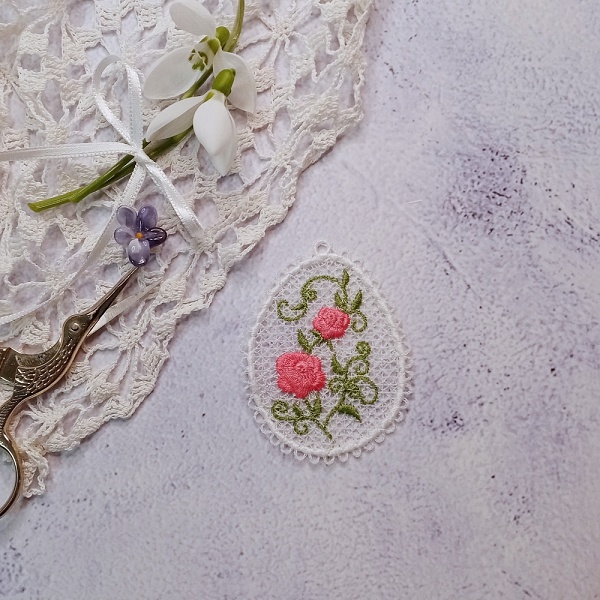 Krajková ozdoba - velikonoční vejce