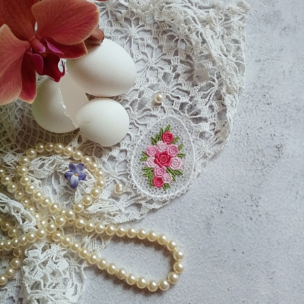 Krajková ozdoba - velikonoční vejce