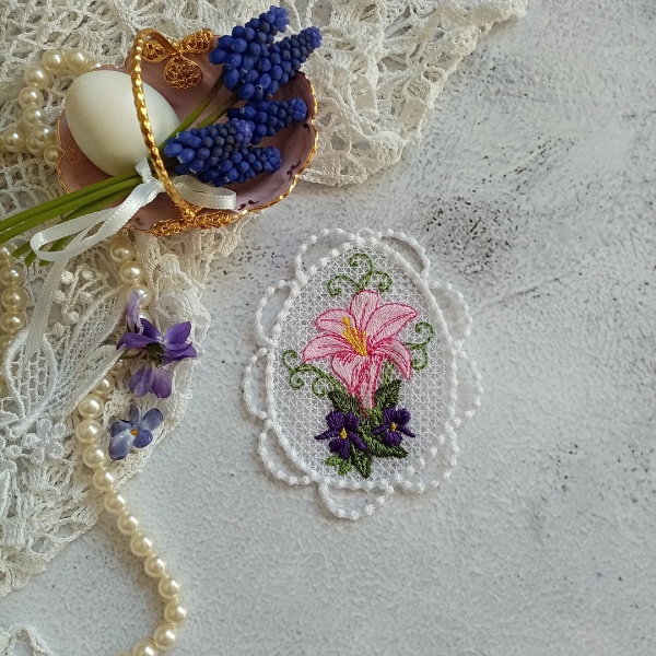 Krajková ozdoba - velikonoční vejce